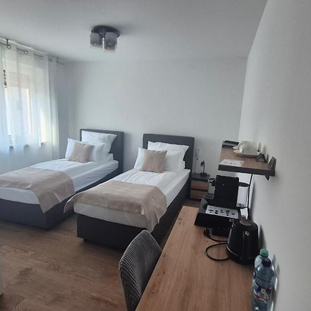 Apartments Seibel Doppel-Zweibettzimmer Mit Bad Reutlingen Exteriér fotografie