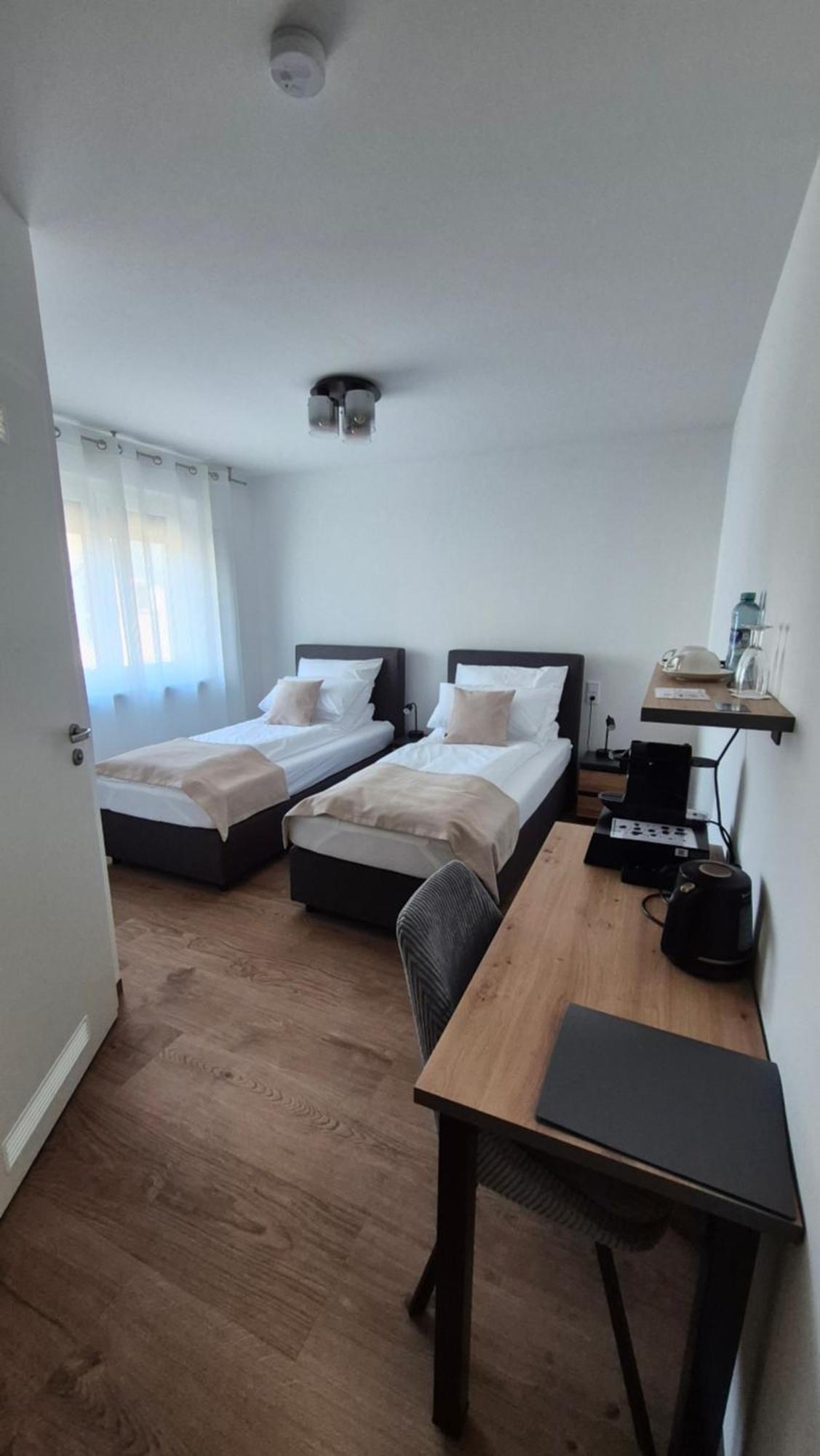 Apartments Seibel Doppel-Zweibettzimmer Mit Bad Reutlingen Exteriér fotografie