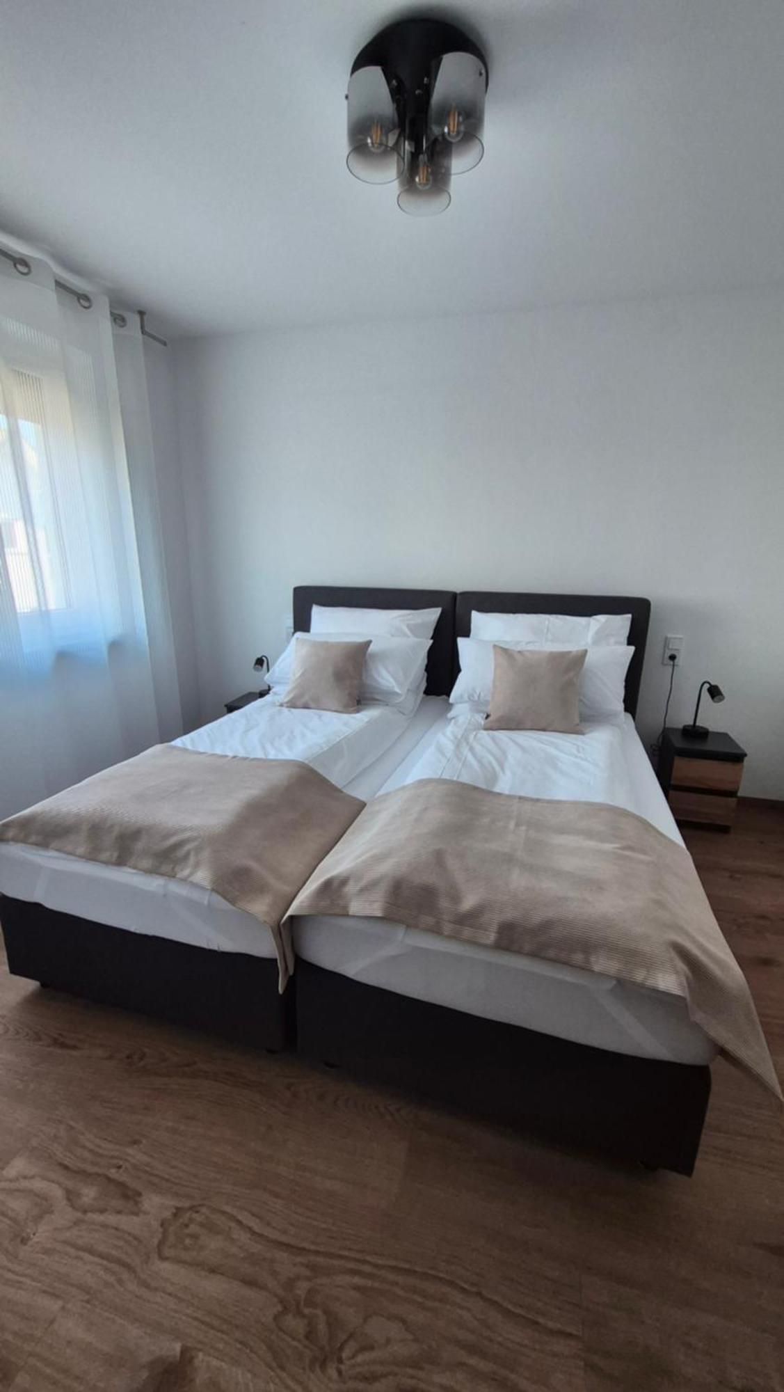 Apartments Seibel Doppel-Zweibettzimmer Mit Bad Reutlingen Exteriér fotografie