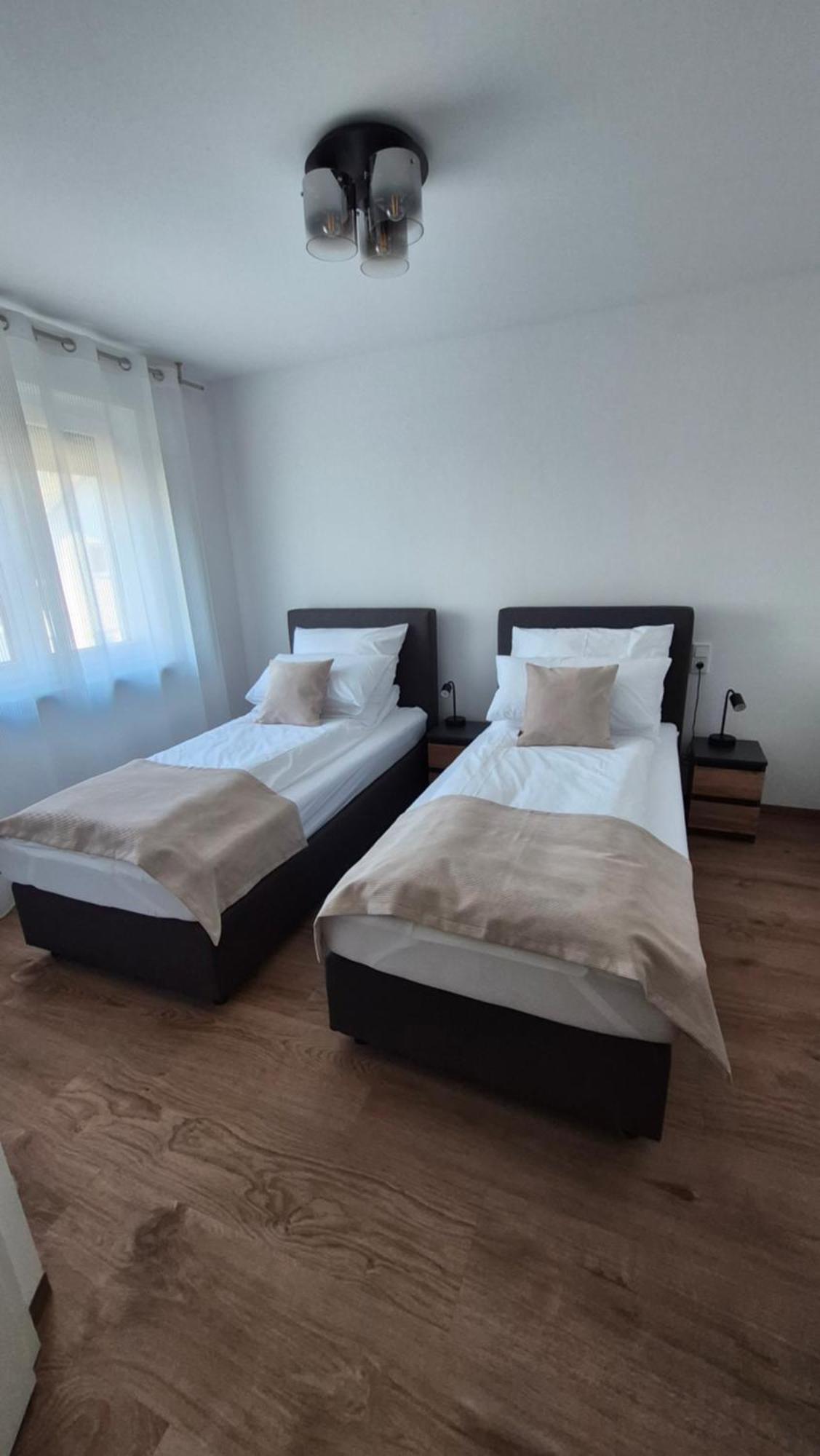 Apartments Seibel Doppel-Zweibettzimmer Mit Bad Reutlingen Exteriér fotografie