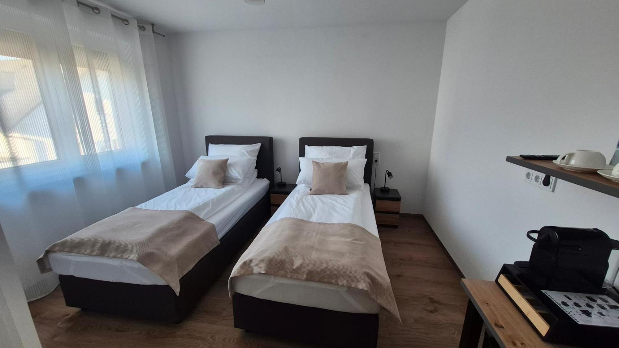 Apartments Seibel Doppel-Zweibettzimmer Mit Bad Reutlingen Exteriér fotografie