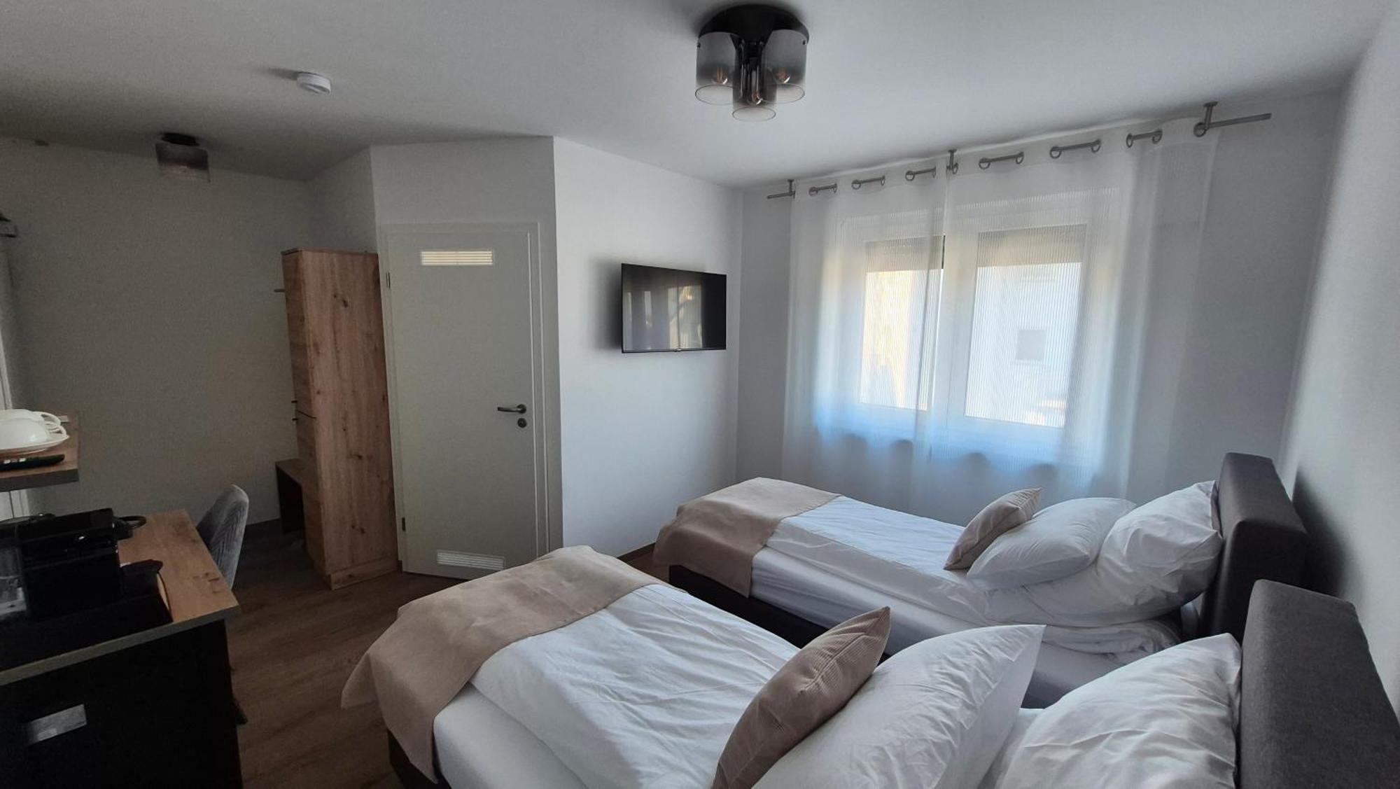 Apartments Seibel Doppel-Zweibettzimmer Mit Bad Reutlingen Exteriér fotografie
